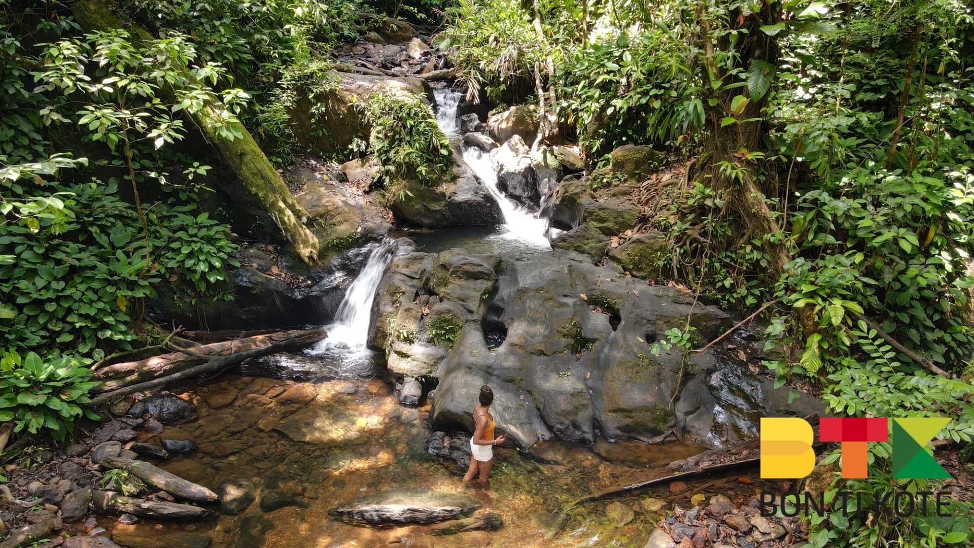 Crique Tibourou : Un Jacuzzi Naturel Caché