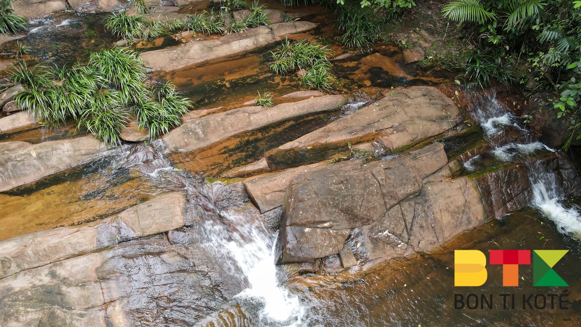 Crique Tatou : Un Endroit Calme pour une Sortie en Famille à Saint-Laurent-du-Maroni