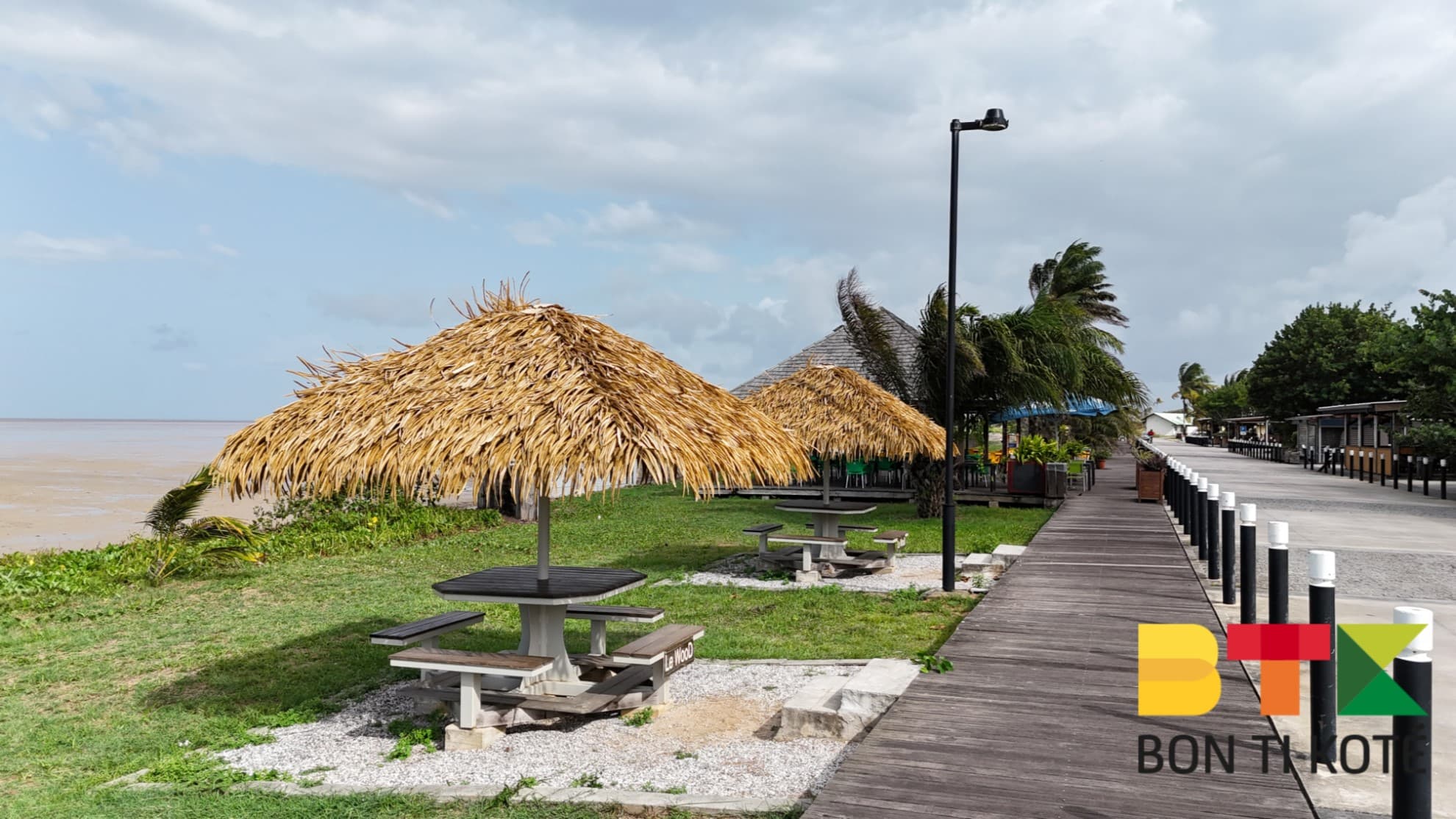 Le front de mer à Kourou
